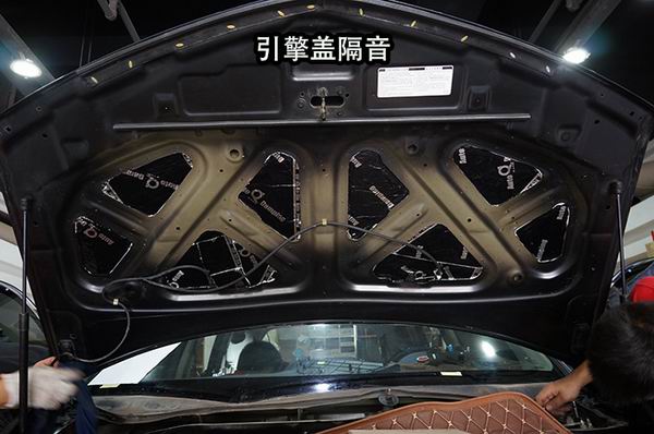 重慶渝大昌汽車音響改裝之本田謳歌全車隔音降噪安博士環(huán)保汽車隔音吸音棉改裝