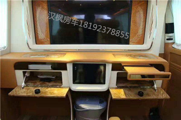 大眾T6商務(wù)車內(nèi)飾改裝