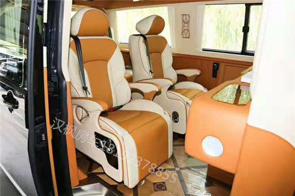 大眾T6商務(wù)車內(nèi)飾改裝
