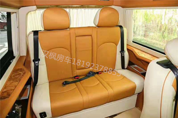 大眾T6商務(wù)車內(nèi)飾改裝