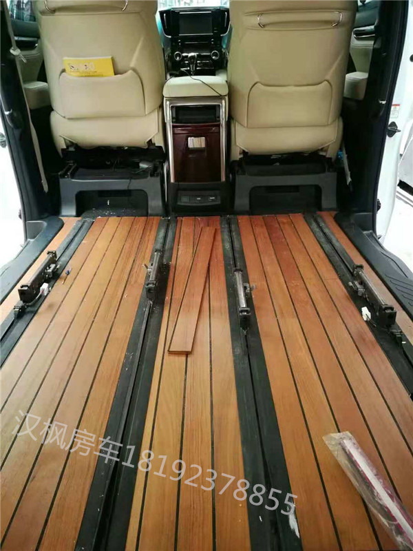 豐田埃爾法商務(wù)車內(nèi)飾改裝