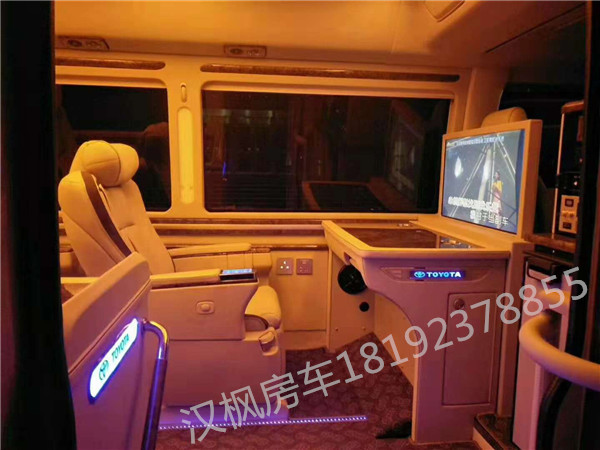 豐田考斯特商務(wù)車內(nèi)飾改裝
