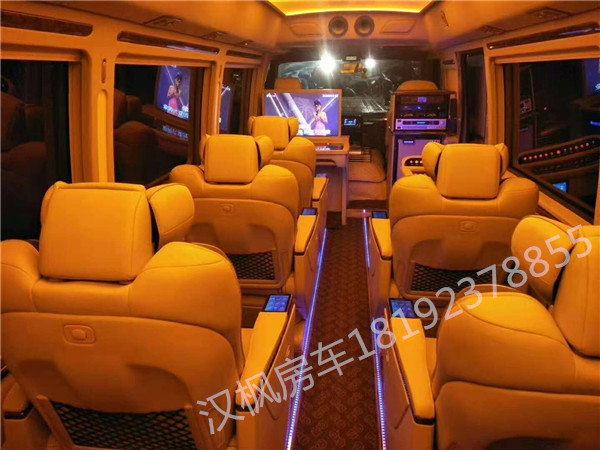 豐田考斯特商務(wù)車內(nèi)飾改裝