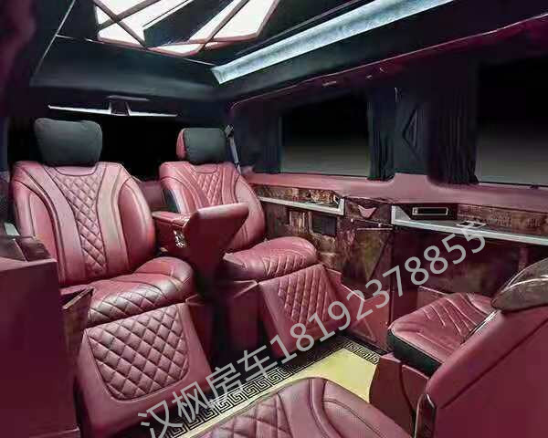 奔馳威霆商務(wù)車內(nèi)飾改裝