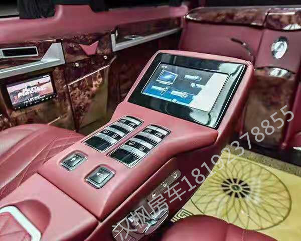 奔馳威霆商務(wù)車內(nèi)飾改裝
