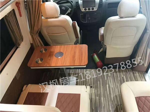 大通房車(chē)內(nèi)飾改裝