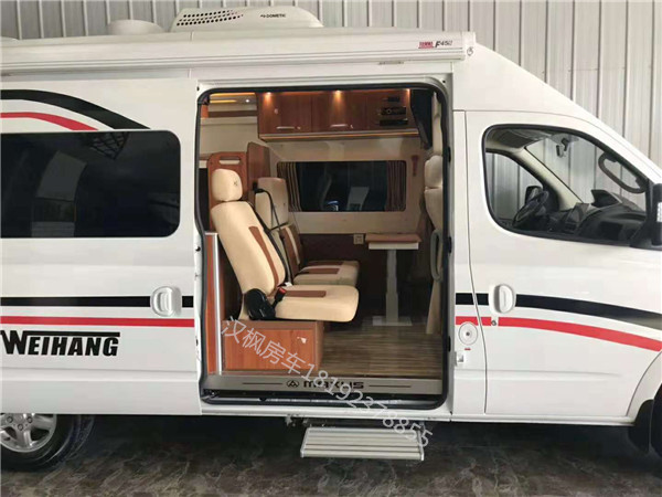 大通房車(chē)內(nèi)飾改裝