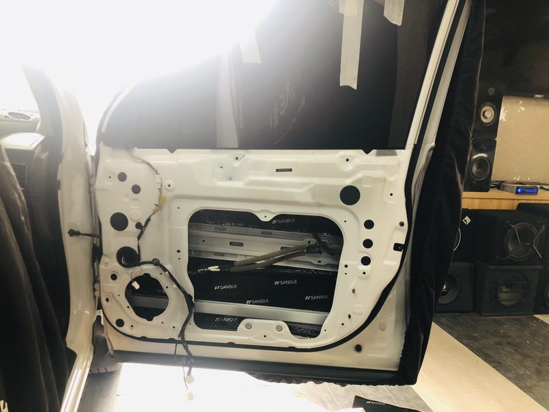 汕頭市星悅汽車音響改裝東風風度MX6升級四門山水隔音降噪音響改裝意大利HERTZ赫茲入門級套餐前后喇叭