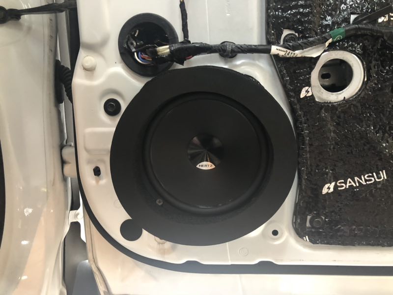 汕頭市星悅汽車音響改裝東風風度MX6升級四門山水隔音降噪音響改裝意大利HERTZ赫茲入門級套餐前后喇叭