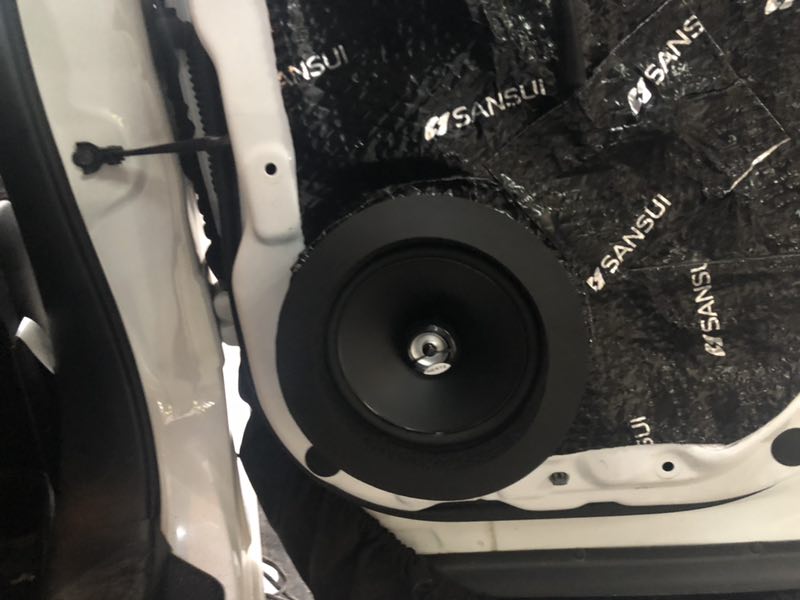 汕頭市星悅汽車音響改裝東風風度MX6升級四門山水隔音降噪音響改裝意大利HERTZ赫茲入門級套餐前后喇叭
