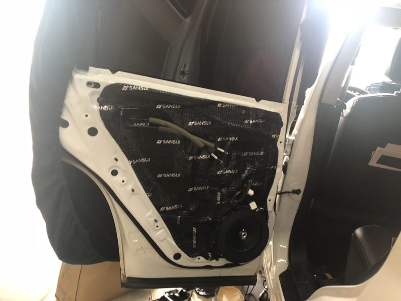 汕頭市星悅汽車音響改裝東風風度MX6升級四門山水隔音降噪音響改裝意大利HERTZ赫茲入門級套餐前后喇叭