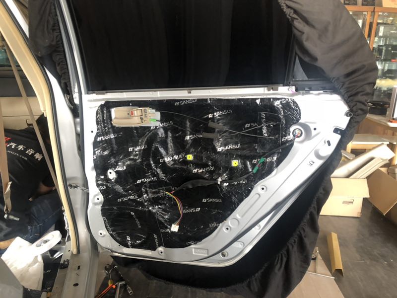 汕頭汽車隔音降噪專業(yè)施工工程豐田花冠全車山水搭配意大利STEG史泰格隔音降噪汕頭星悅汽車音響改裝