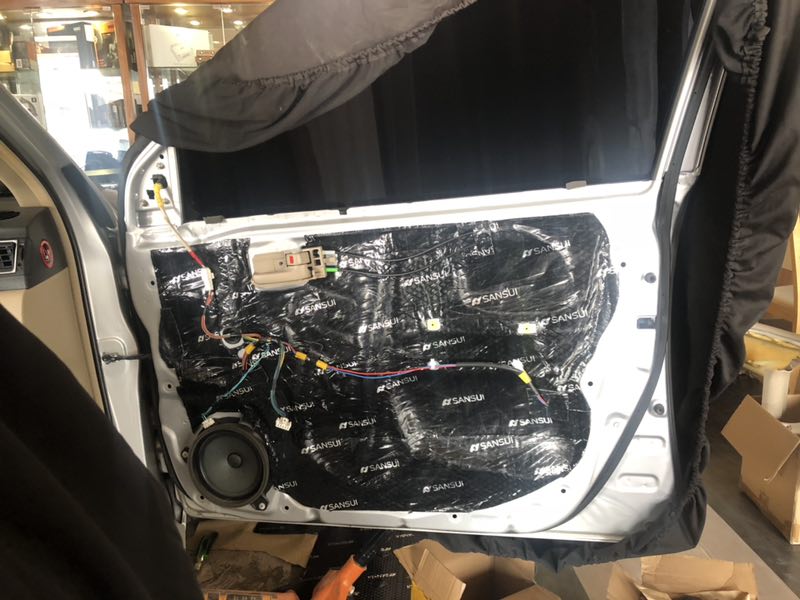 汕頭汽車隔音降噪專業(yè)施工工程豐田花冠全車山水搭配意大利STEG史泰格隔音降噪汕頭星悅汽車音響改裝