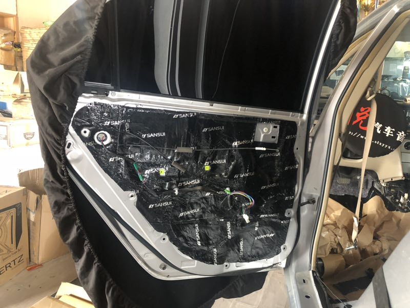 汕頭汽車隔音降噪專業(yè)施工工程豐田花冠全車山水搭配意大利STEG史泰格隔音降噪汕頭星悅汽車音響改裝