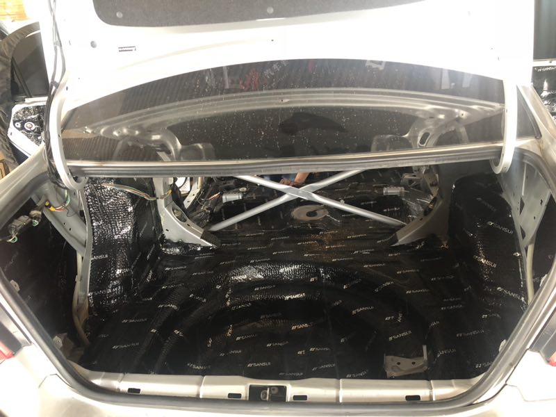 汕頭汽車隔音降噪專業(yè)施工工程豐田花冠全車山水搭配意大利STEG史泰格隔音降噪汕頭星悅汽車音響改裝