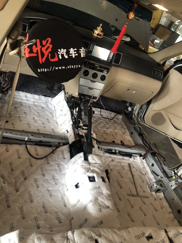 汕頭汽車隔音降噪專業(yè)施工工程豐田花冠全車山水搭配意大利STEG史泰格隔音降噪汕頭星悅汽車音響改裝
