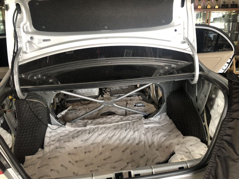 汕頭汽車隔音降噪專業(yè)施工工程豐田花冠全車山水搭配意大利STEG史泰格隔音降噪汕頭星悅汽車音響改裝