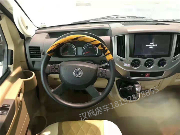 東風(fēng)御風(fēng)短軸房車改裝