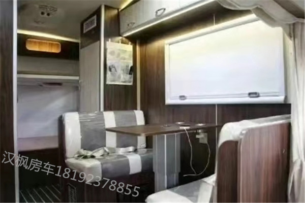 福特C型房車內(nèi)飾改裝