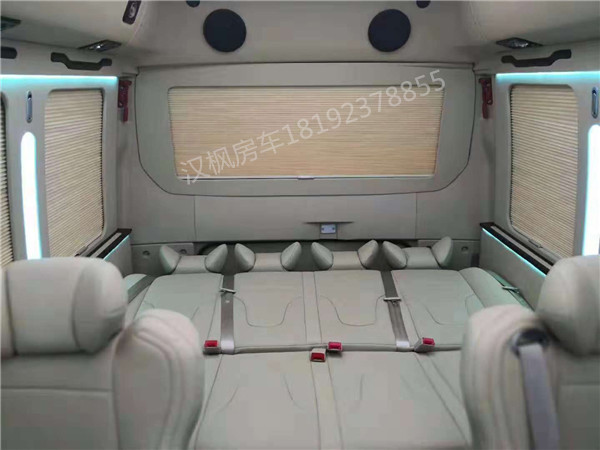 考斯特商務(wù)車內(nèi)飾改裝