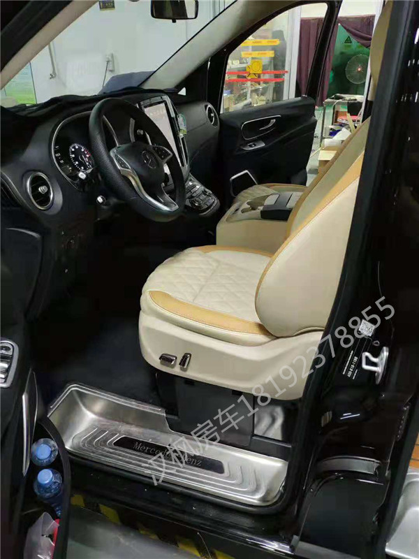 奔馳威霆商務(wù)車內(nèi)飾改裝