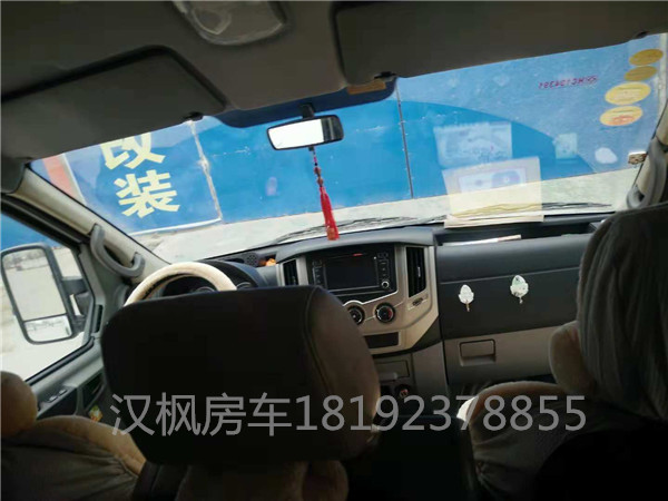 東風御風短軸房車內(nèi)飾改裝