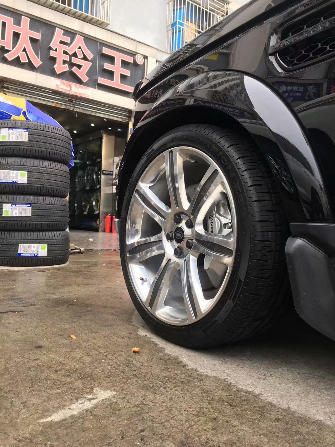 路虎發(fā)現(xiàn)，換 私人定制鍛造 22寸 完工！