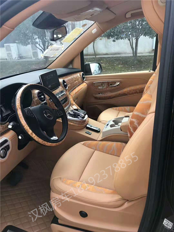 奔馳商務(wù)車內(nèi)飾改裝