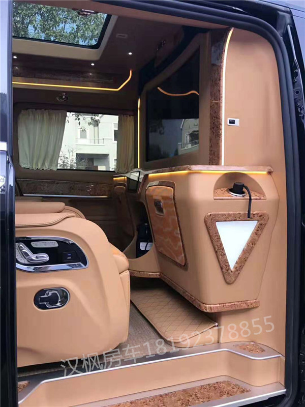 奔馳商務(wù)車內(nèi)飾改裝