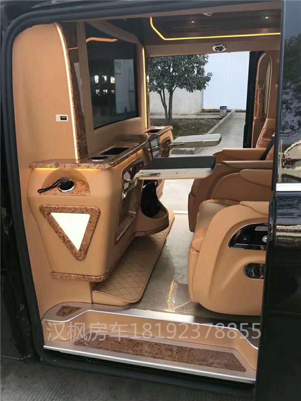 奔馳商務(wù)車內(nèi)飾改裝