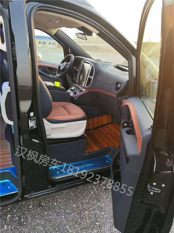 奔馳威霆商務(wù)車內(nèi)飾改裝