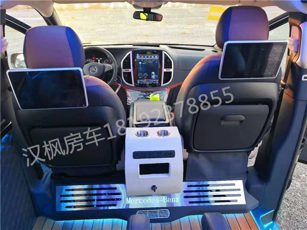 奔馳威霆商務(wù)車內(nèi)飾改裝