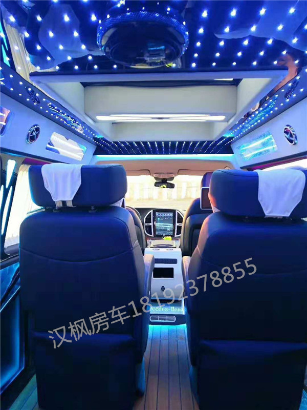 奔馳威霆商務(wù)車內(nèi)飾改裝