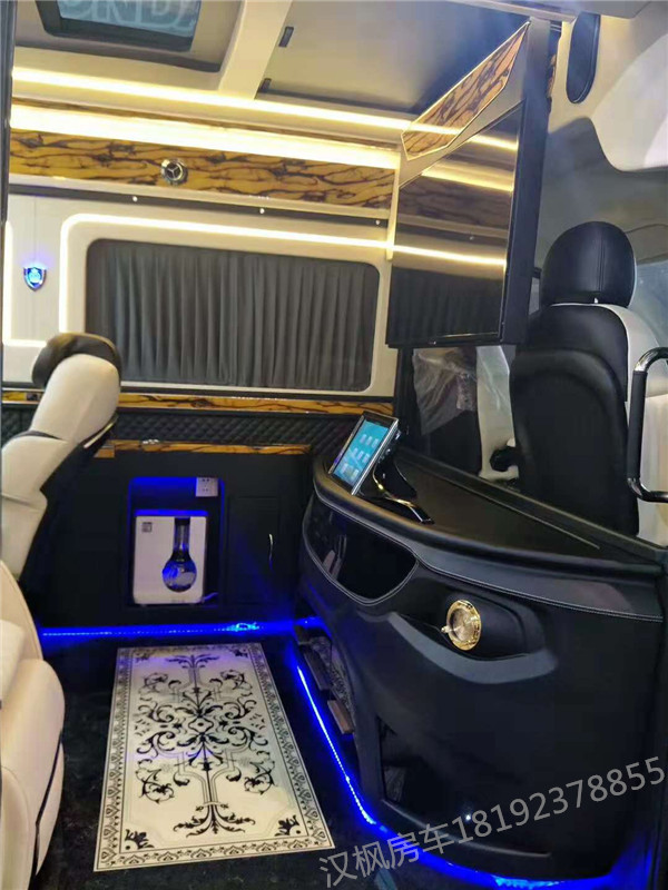 奔馳凌特商務(wù)車內(nèi)飾改裝，哪家好