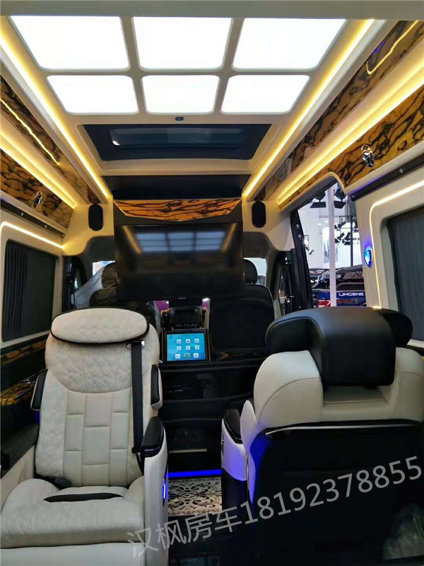 奔馳凌特商務(wù)車內(nèi)飾改裝，哪家好