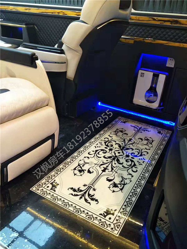 奔馳凌特商務(wù)車內(nèi)飾改裝，哪家好