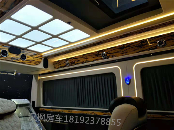 奔馳凌特商務(wù)車內(nèi)飾改裝，哪家好