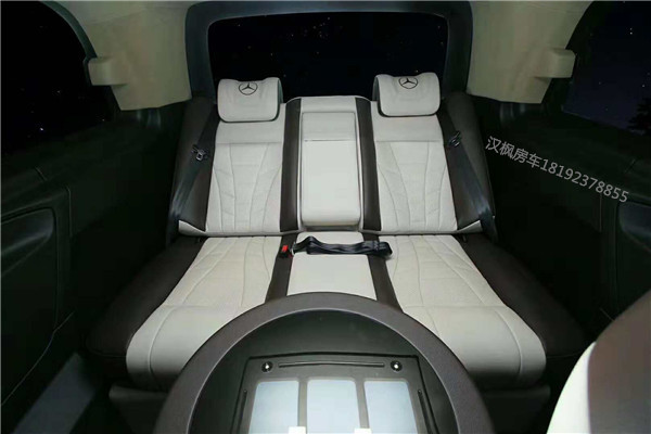 奔馳V260內(nèi)飾改裝