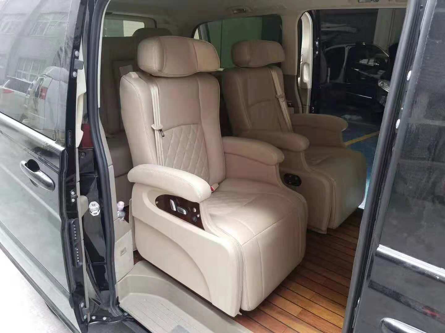 奔驰高端品牌唯雅诺改装航空座椅实图简单大方功能齐全