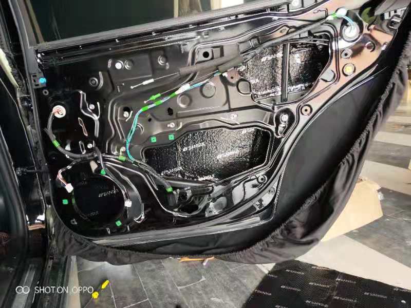 汕頭汽車音響改裝哪家好豐田皇冠升級隔音降噪音響改裝FOCAL法國勁浪套餐音響系統(tǒng)汕頭星悅汽車音響改裝