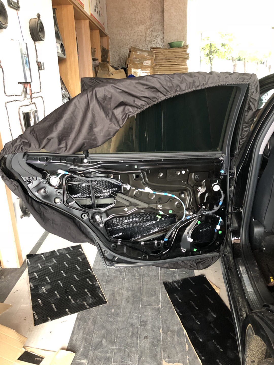 汕頭汽車音響改裝哪家好豐田皇冠升級隔音降噪音響改裝FOCAL法國勁浪套餐音響系統(tǒng)汕頭星悅汽車音響改裝