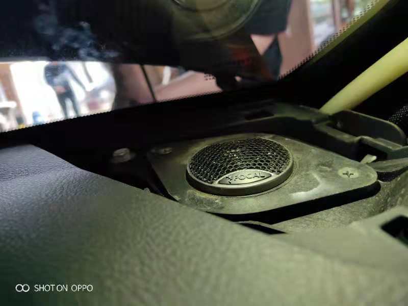 汕頭汽車音響改裝哪家好豐田皇冠升級隔音降噪音響改裝FOCAL法國勁浪套餐音響系統(tǒng)汕頭星悅汽車音響改裝