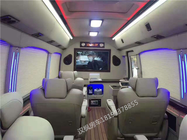 豐田考斯特商務車內(nèi)飾改裝