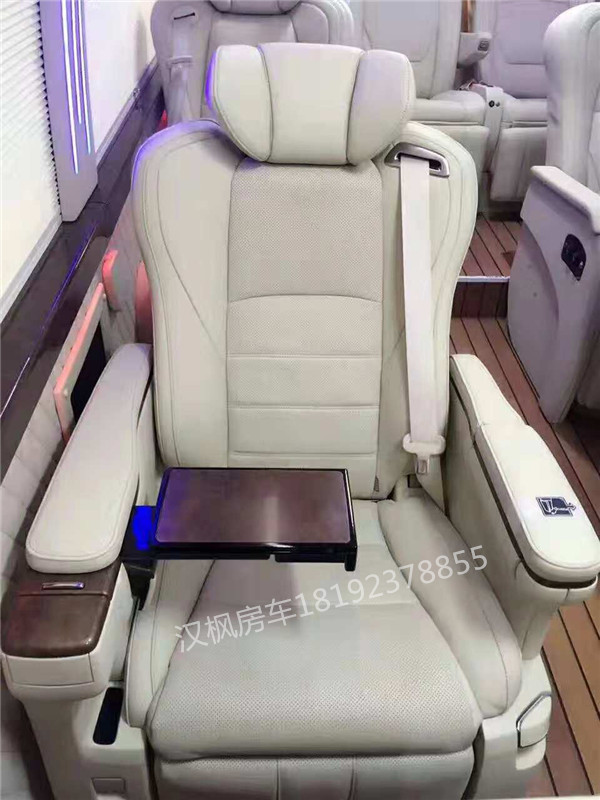 豐田考斯特商務車內(nèi)飾改裝