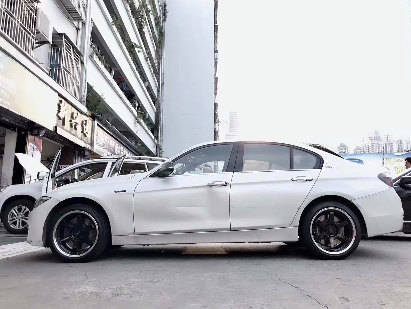 寶馬，換RAYS TE37 TTA 18寸 完工