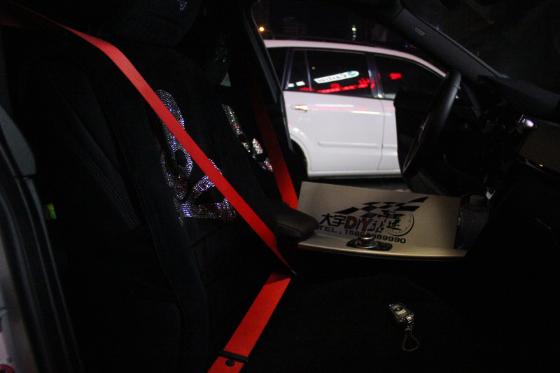 大宇车迷站宝马3GT改装RES中尾段阀门排气+红色安全带+碳纤维进气包角+银耳牛角