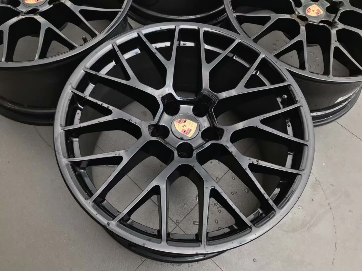 保時(shí)捷 Macan 鳥巢 20寸 原廠 ，拆車一套 經(jīng)典款的鳥巢 非常耐看 這個(gè)圈很火來秒殺