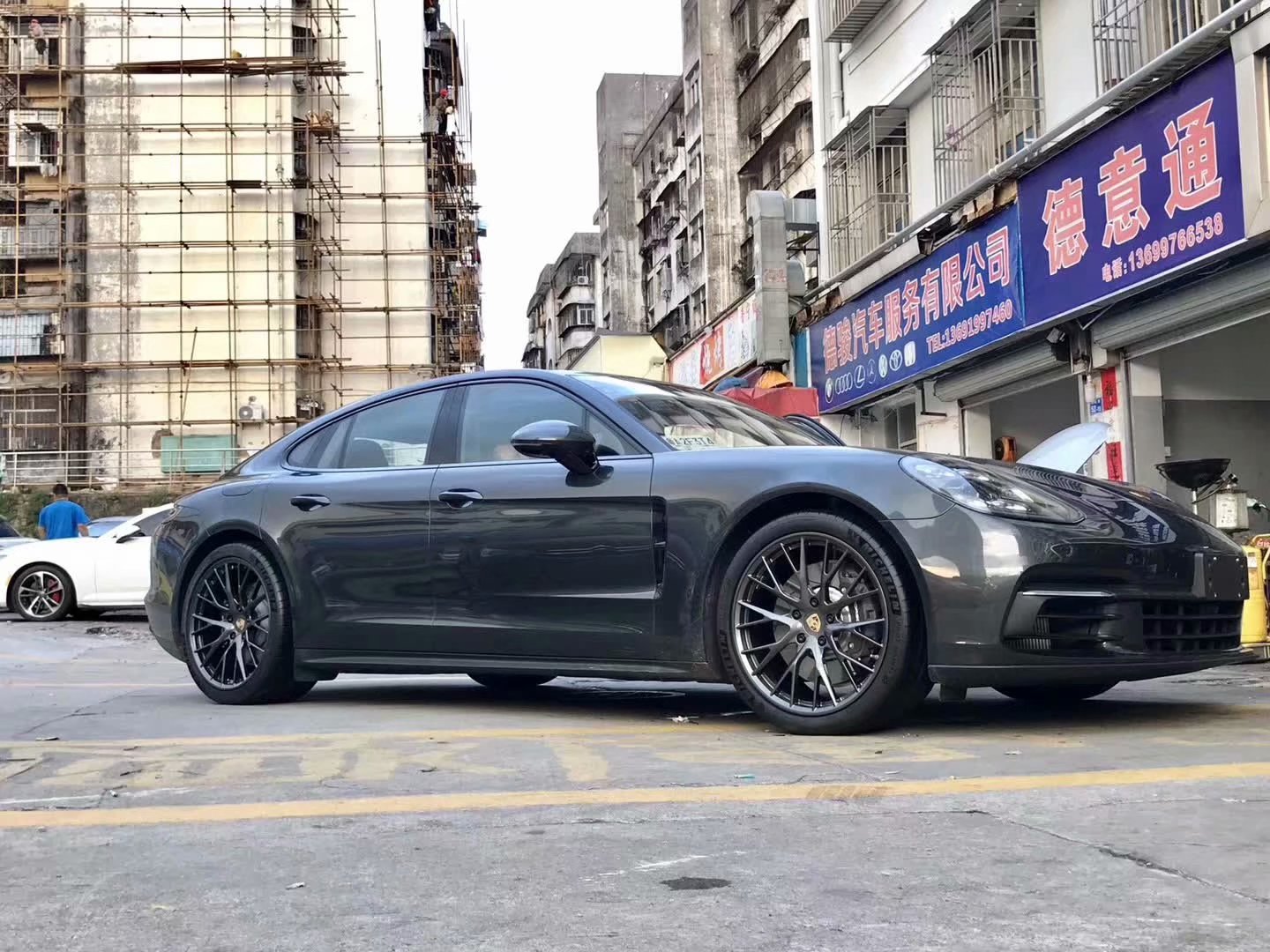 提新車，帕拉梅拉 換高端私人定制鍛造 21寸 米其林 完工！