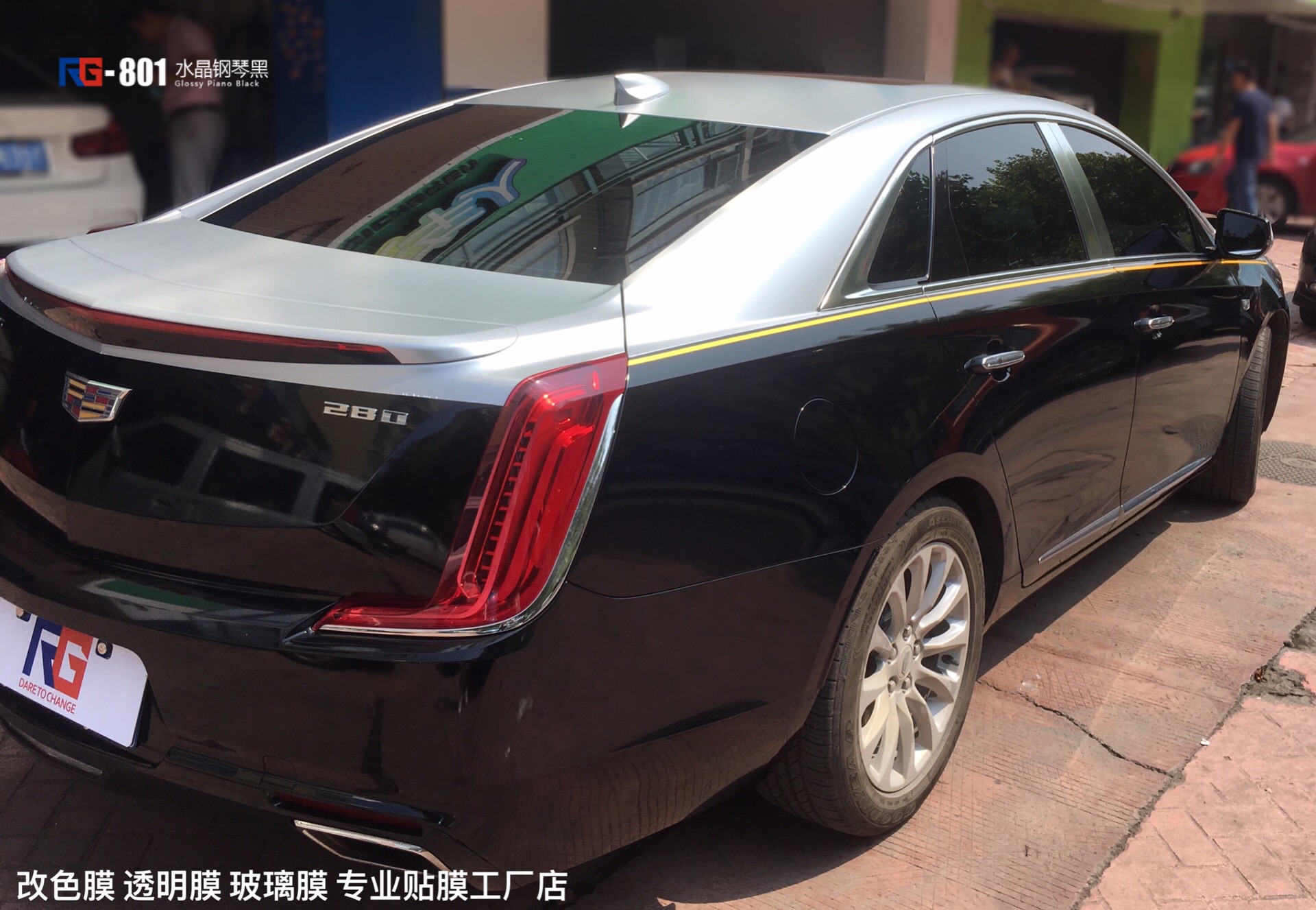 凱迪拉克XTS車身改色鋼琴黑+電光銀