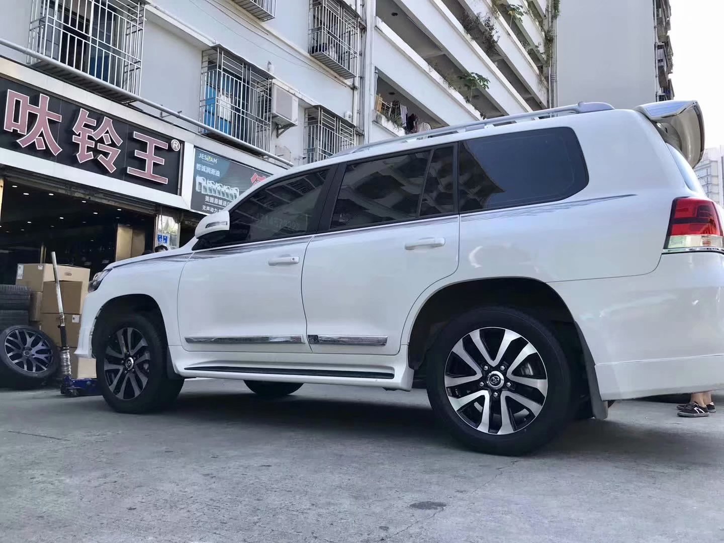 陸 巡，升級 原 廠 20寸 完工